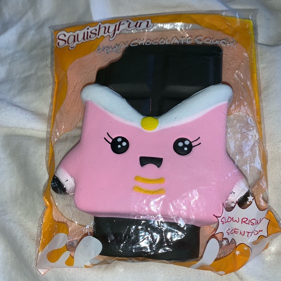 Chocolate squishy - Picture 3 of 4